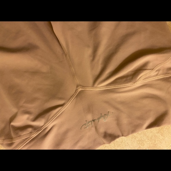 Alphalete Cross Waist Leggings - Picture 5 of 6